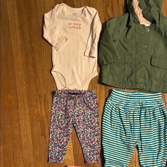 Colorful Baby Clothing Set. In Fantastic Condition - Picture 2 of 16
